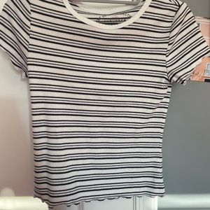 aeropostale black & white striped tee shirt; size medium; barely worn